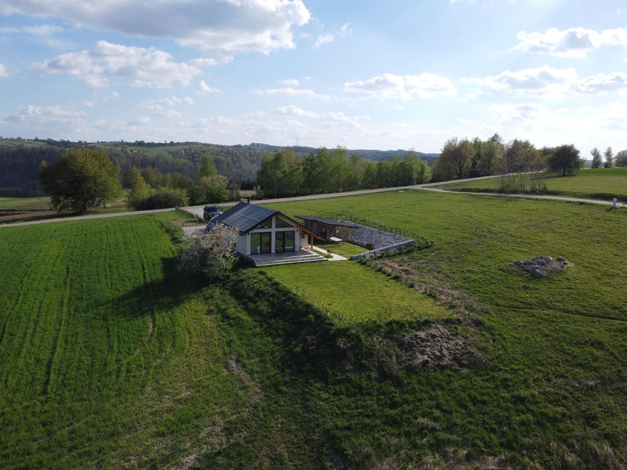 Casa Moderna In Sinteu - Intersectia Intre Modern Si Linistea Naturii Huta Voivozi Exterior photo
